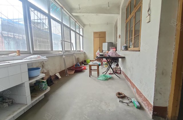 老河口实验小学宿舍3室2厅140㎡35万二手房图片