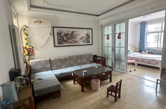 向阳小区(新泰)3室1厅90㎡33万二手房图片