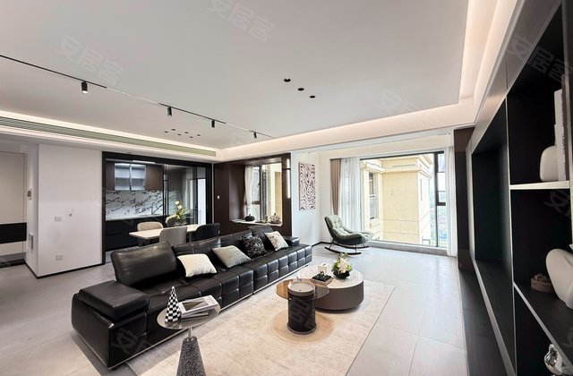 蓝湖城邦4室2厅119.42㎡118.8万二手房图片