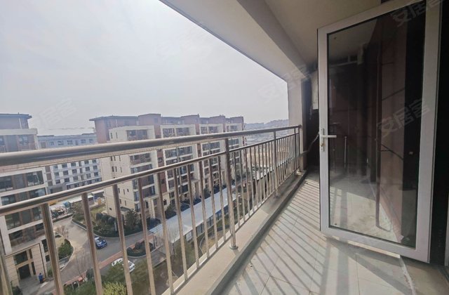 学府澜湾(三期)4室2厅130㎡136万二手房图片