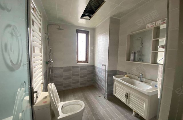 高铁新干线3室2厅126㎡70万二手房图片