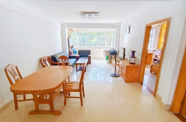 粤龙阁5室2厅167.69㎡145万二手房图片