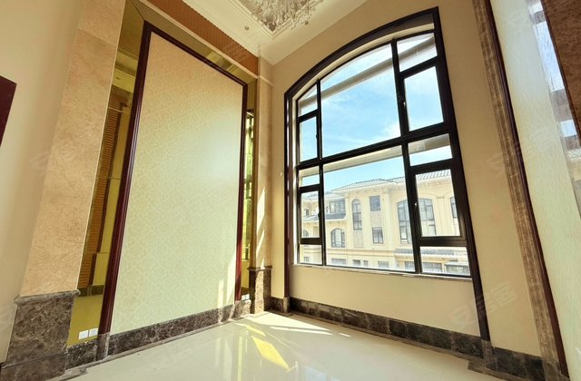 恒大海上威尼斯北区4室2厅172㎡85万二手房图片