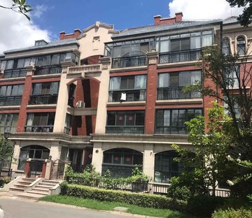 香馥湾 花园洋房 总高5层带电梯 送露台20 地下窒60平