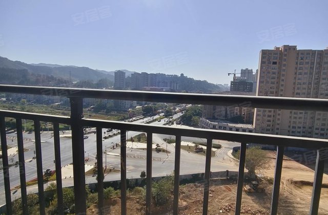 东山金色海岸3室2厅114㎡62万二手房图片