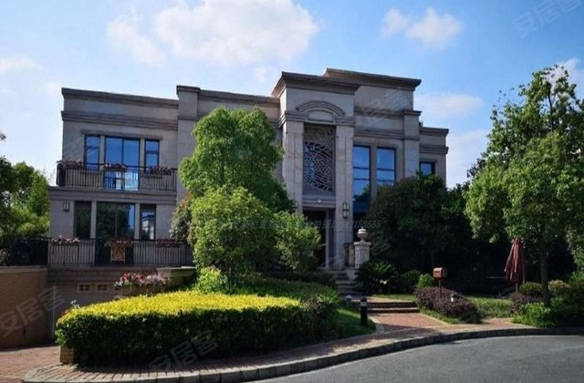 4分宏辉陈海锋长宁西郊公园哈密路1500号绿谷别墅2012年建造共3层南北