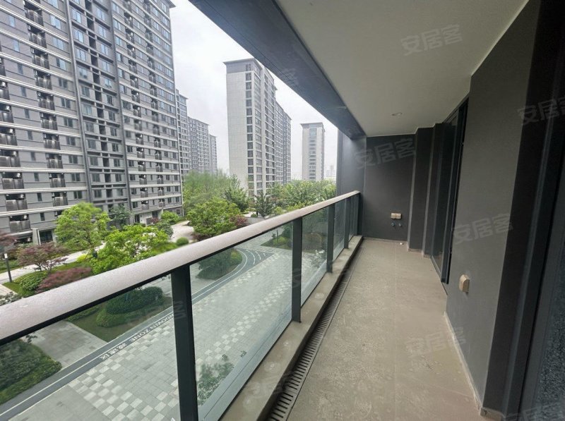 武地融创滨湖湾3室2厅1卫105.67㎡南210万