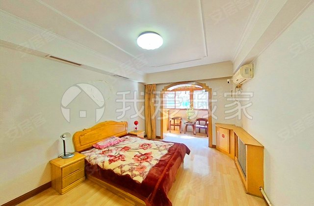 1楼，不临街。新开河街山海花园2室2厅，南北通透户型。