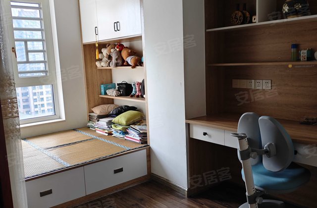 日出东方3室1厅127.19㎡135万二手房图片