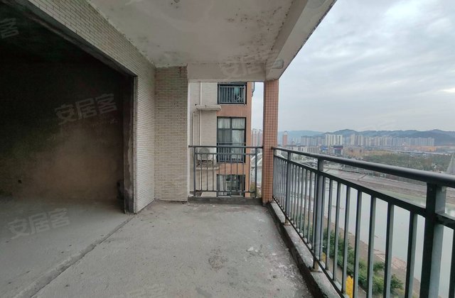 高盛澧园4室2厅154㎡79万二手房图片