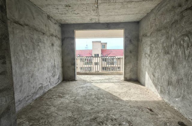 惠华财富广场3室2厅118㎡58万二手房图片