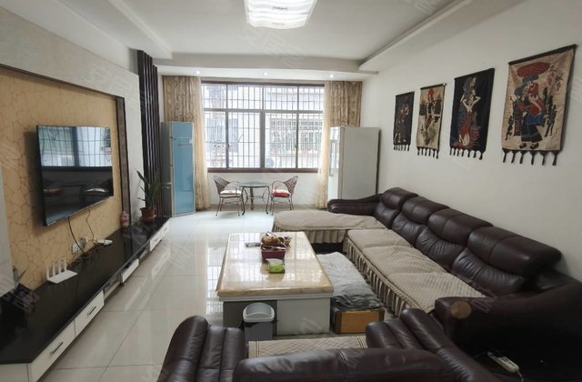 峥嵘路74号小区4室2厅182㎡38万二手房图片