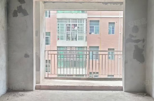 万象阳光城3室2厅122㎡24.6万二手房图片