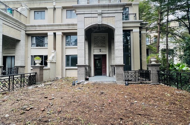 金沙洲 中海金沙湾53单边别墅 大花园 一线临江   放盘5室3厅4卫534㎡