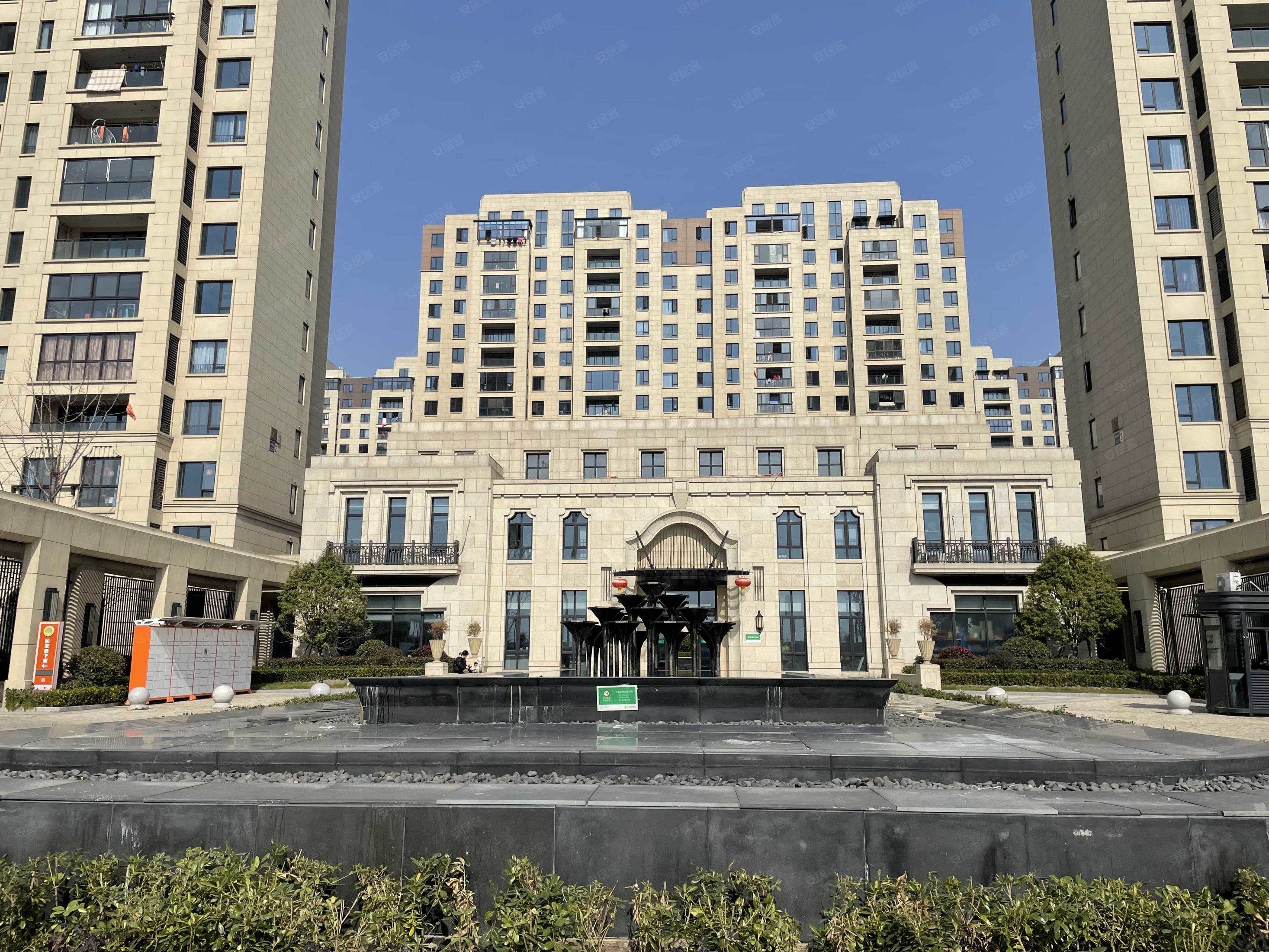 新城悦隽公馆4室1厅2卫238万13765平方米