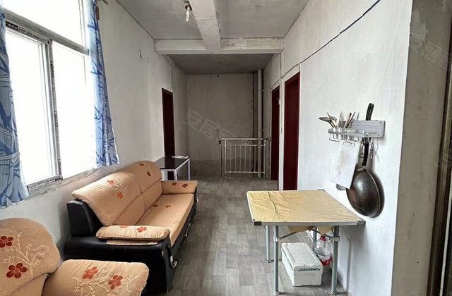 凤凰山仁和路211号小区6室2厅206.44㎡58万二手房图片