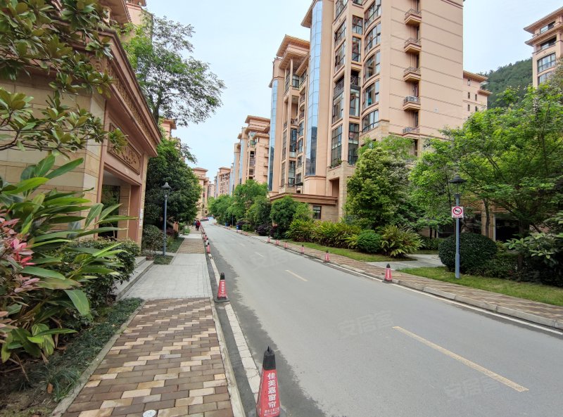 半山逸城b区,白云台街186号-巴中半山逸城b区二手房,租房,房价-巴中