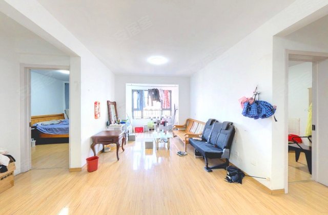 带电梯 商品住宅 临地铁 次新小区 小三房 朝南 居家自住