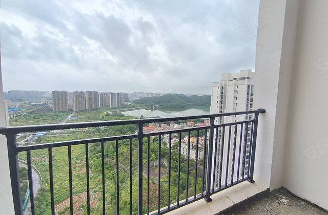 恒隆御景山庄3室2厅170㎡120万二手房图片