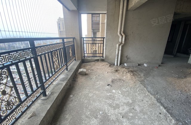 东方首府3室2厅146㎡118.8万二手房图片