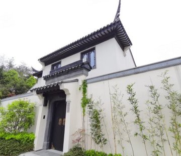 蓝城春风十里