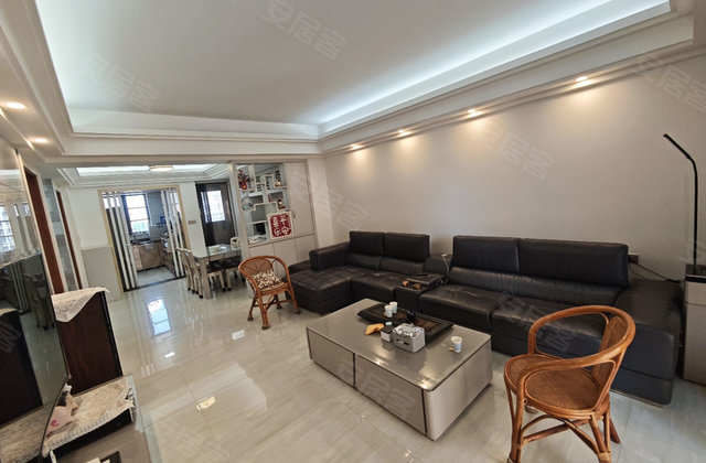 保辉香景雅园3室2厅101㎡136万二手房图片