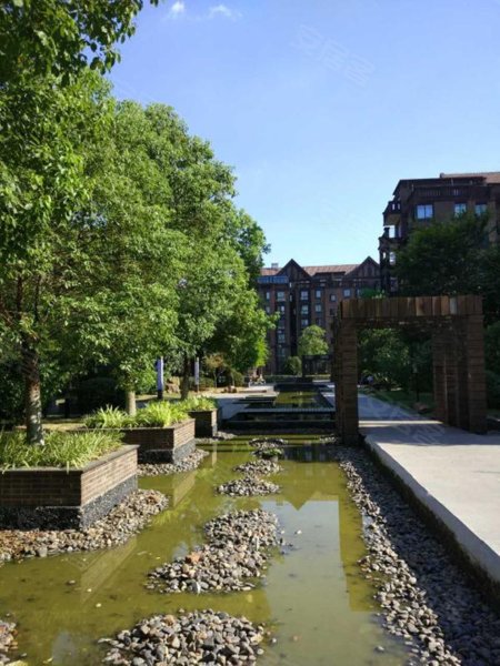 万江共和新城红公馆君藏