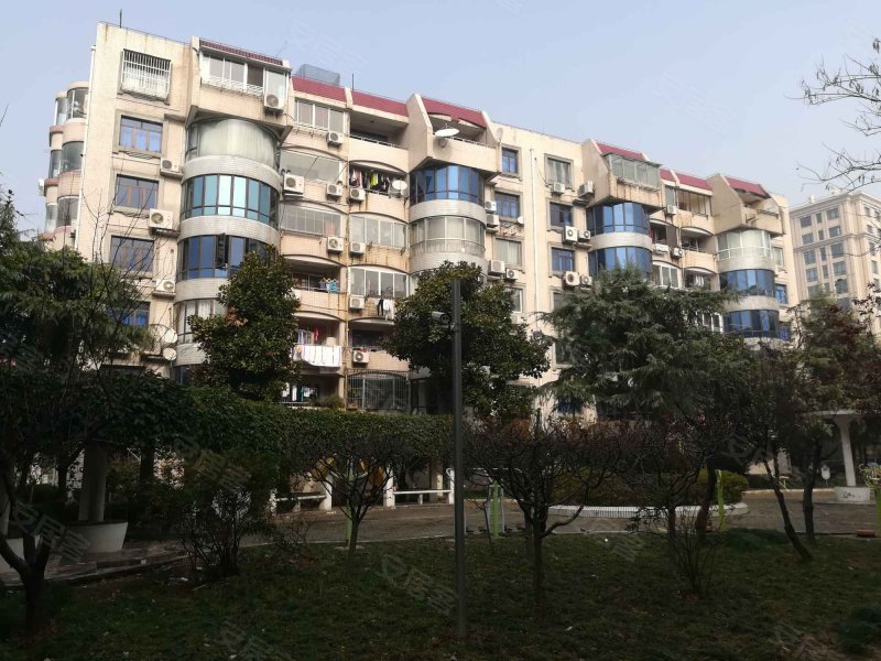 金汇名人苑三街坊 