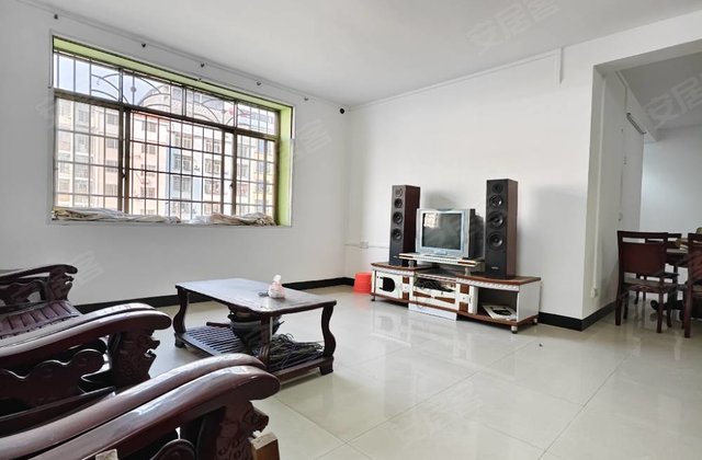 市政小区4室2厅151㎡30万二手房图片