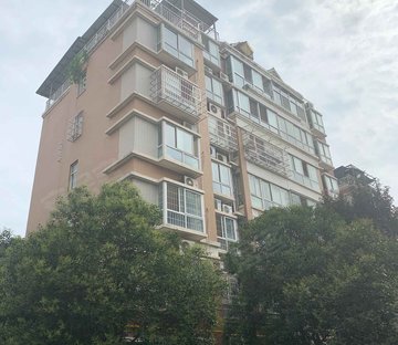 筑城国际花园 中间楼层采光好 南北通透 装修好 双卫生间