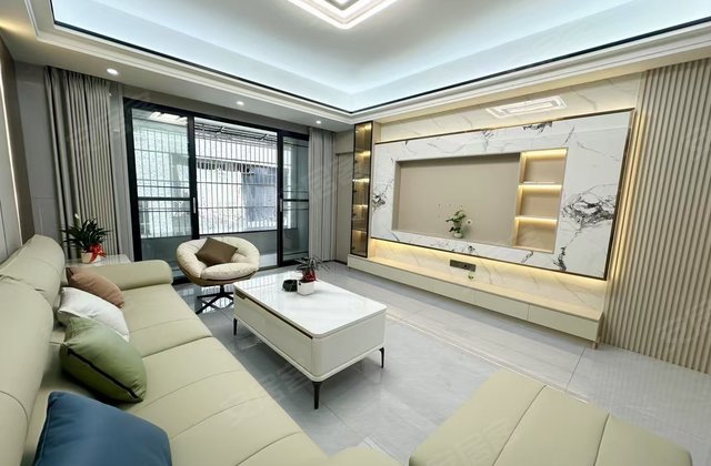 二中广场3室2厅120㎡45.8万二手房图片