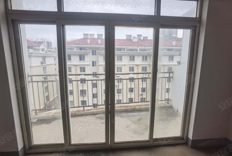 瑞海花园b区(黄岛)2室2厅1卫高层,近地铁,多趟公交车