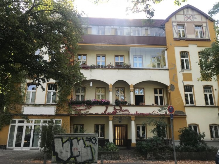 德国柏林约¥321万现代化时尚的 3 居室公寓，位于柏林-雷尼肯多夫美丽而可持续的老建筑内二手房公寓图片