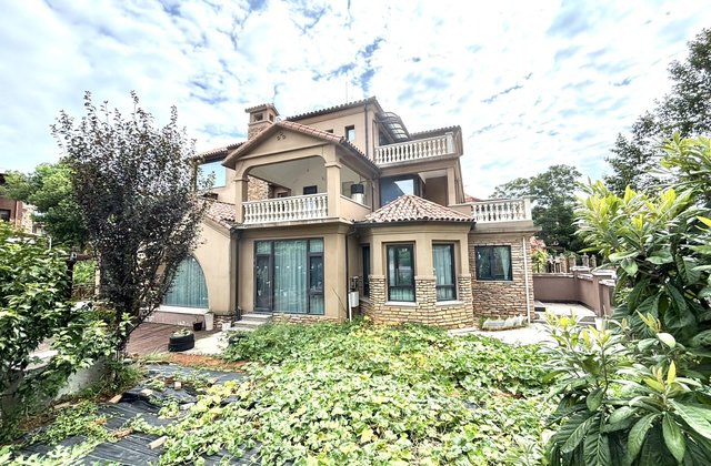 红莲湖高尔夫国际社区(别墅)5室2厅180㎡58万二手房图片