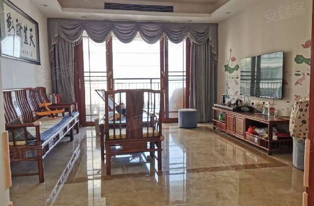 名仕华府3室2厅106.7㎡67.8万二手房图片