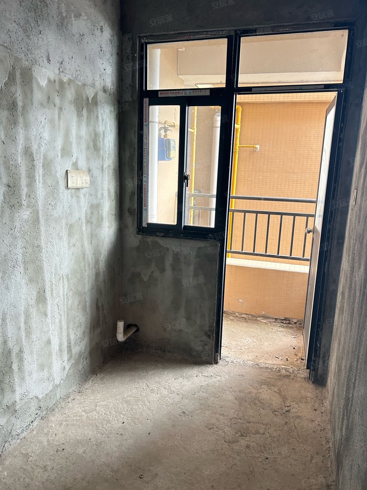 紫金财富中心4室1厅2卫123.94㎡南168万