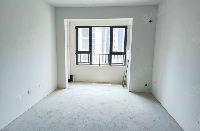 景瑞 新小区 通透三室 好楼层 人车分流 有   诚心出售