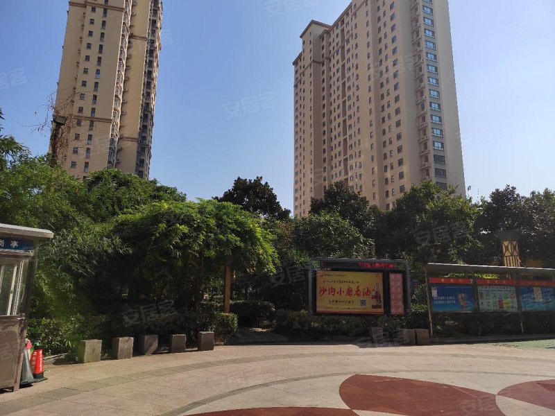 132平好楼层136万,蓝湾国际a区二手房,136万,3室2厅,1卫,132平米-临沂