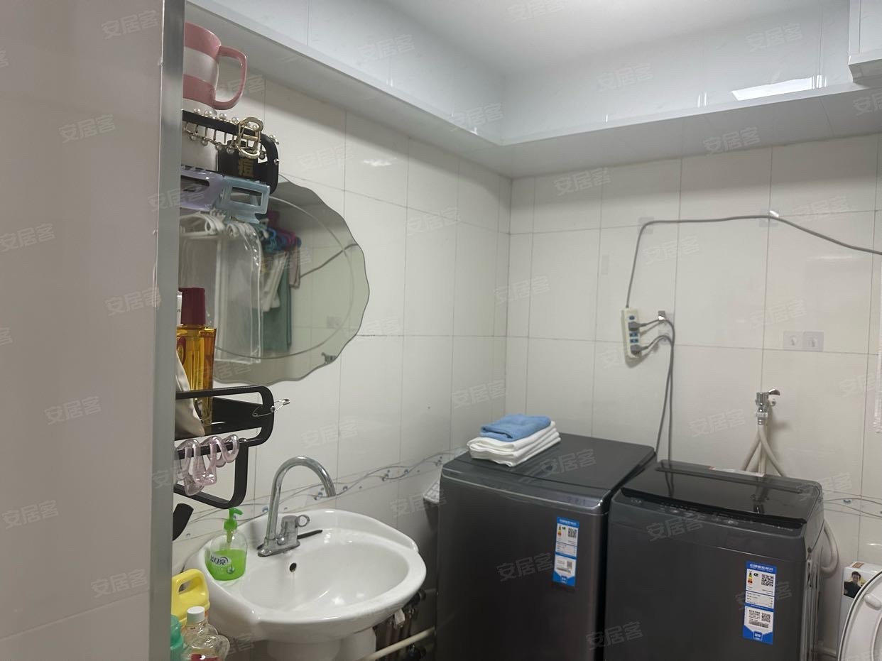 康正花苑3室2厅1卫85.25㎡东南45万