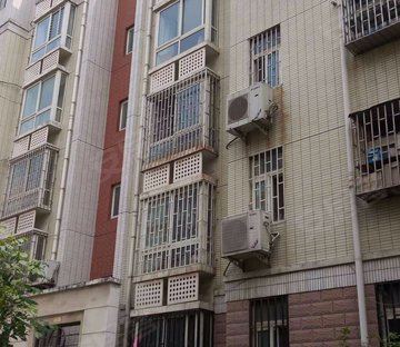 学府花园(中原) 高楼层视野好 正规商品房 双卫生间 临地铁