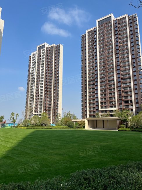 龙大名仕学府4室2厅2卫125㎡南96万