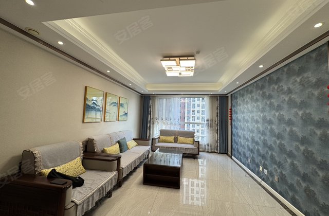 三星名仕公馆4室2厅175㎡135万二手房图片