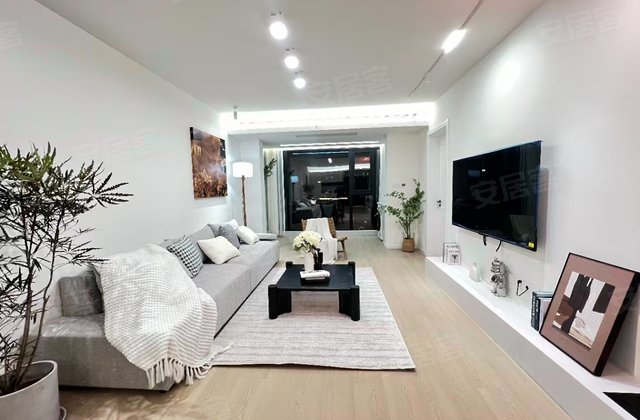 中山公园高品质小区！花园式小区！南北通透！全屋精装修拎包入住