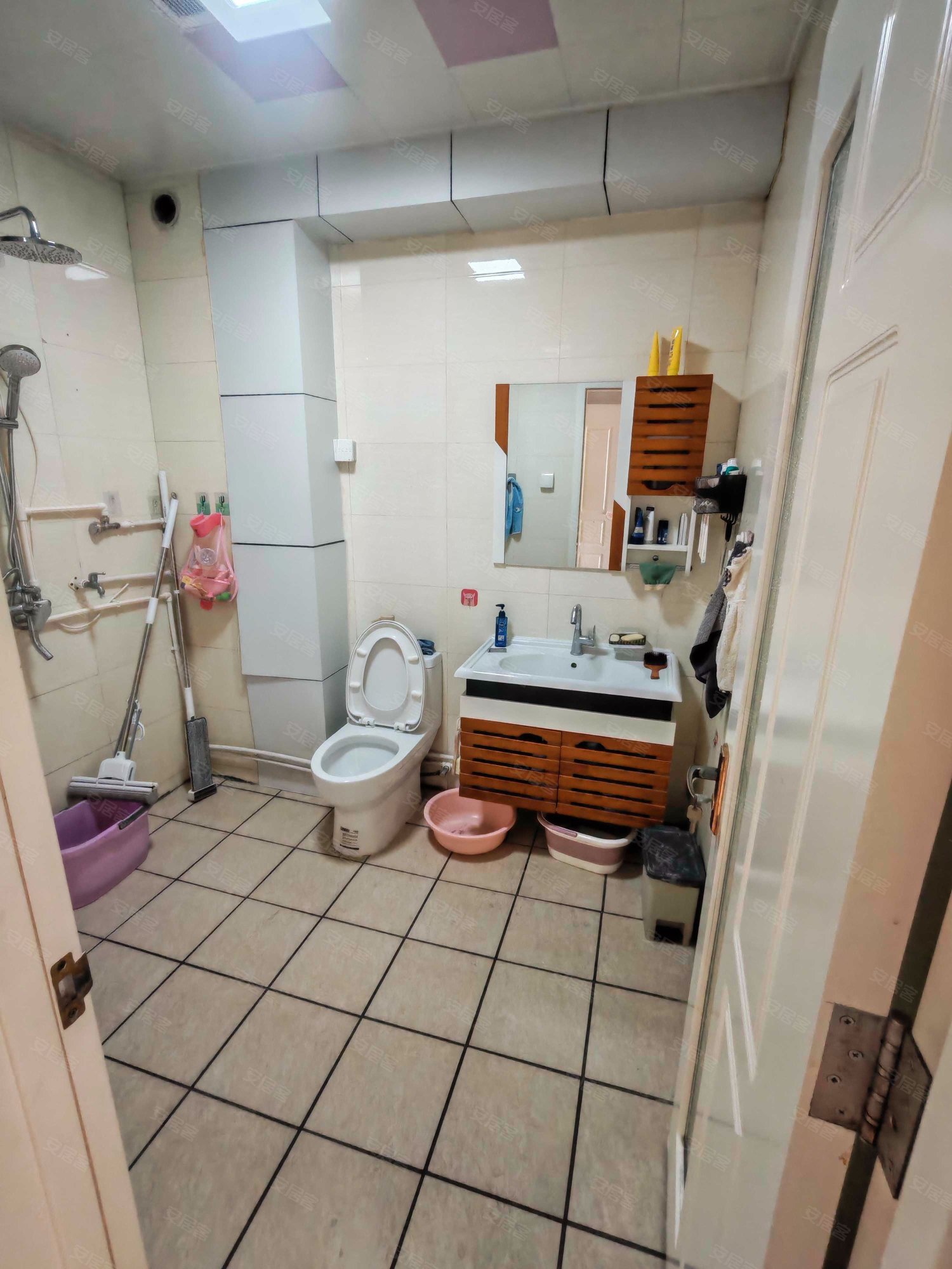 相府锦苑3室2厅2卫152㎡南76万