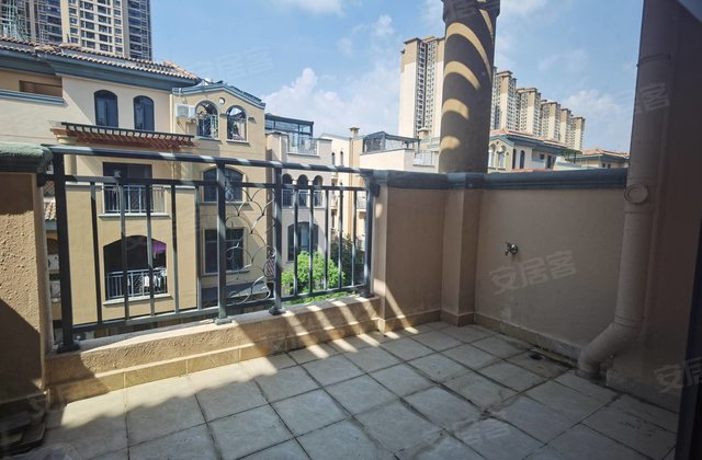 长岭居板块 万科山景城叠墅 家门口有轨1 号线 业主急售