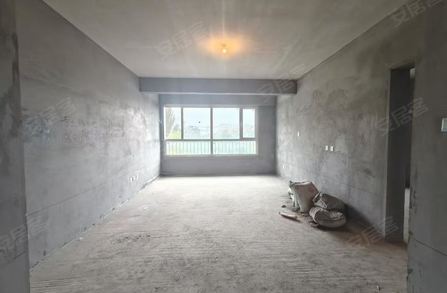 鹿王芳草地3室2厅134.09㎡65万二手房图片