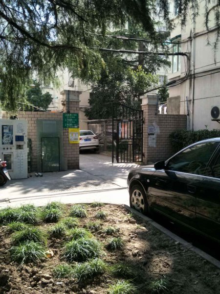 东三里桥路160弄小区 