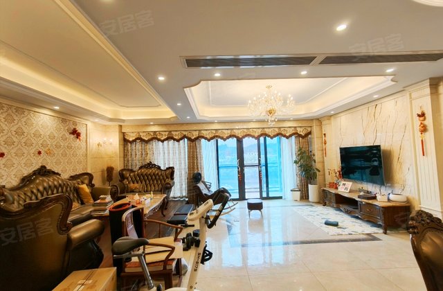 银湖山庄5室2厅200㎡520万二手房图片