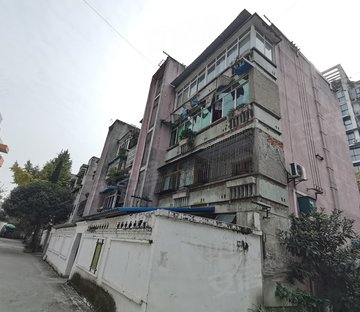 东南市街86号院