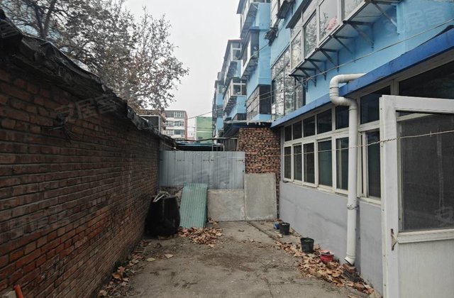 一三八家属院3室0厅52㎡42万二手房图片